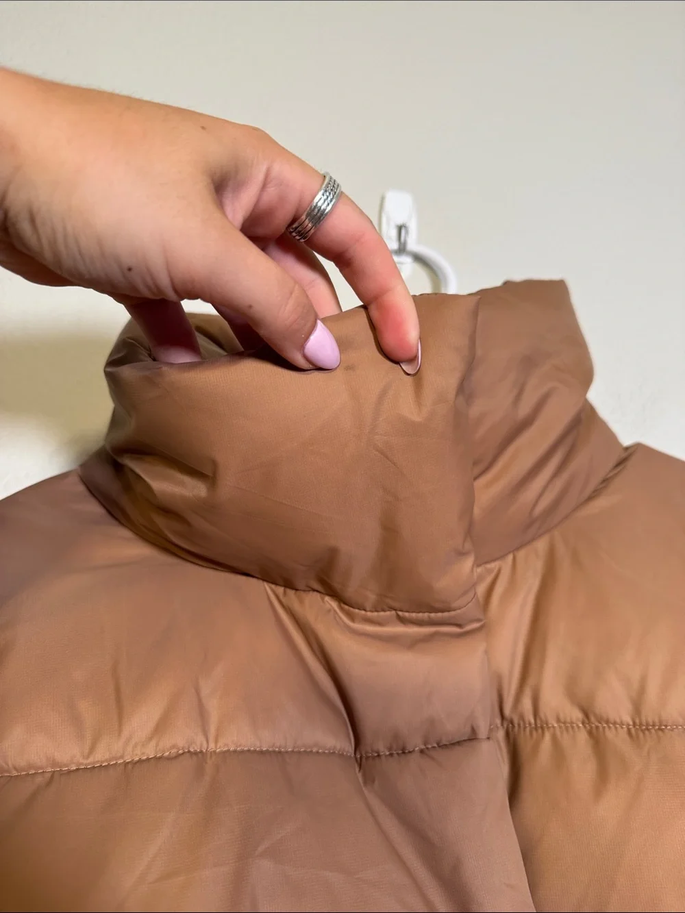 ALO Yoga Gold Rush Puffer Jacket in Toasted Almond - L